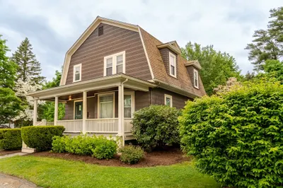 9 Waushakum Ave