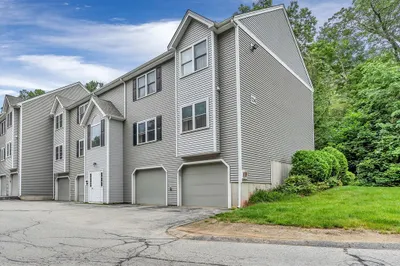 124 Tennis Plaza Rd #2
