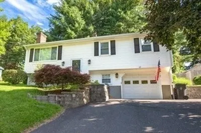 27 Country Club Dr 1