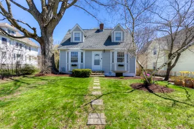 121 Burncoat St