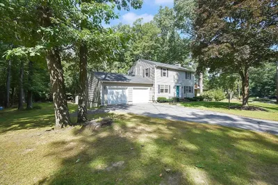 56 Laurel Rd 1