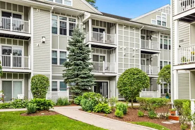 1100 Vfw Parkway #105