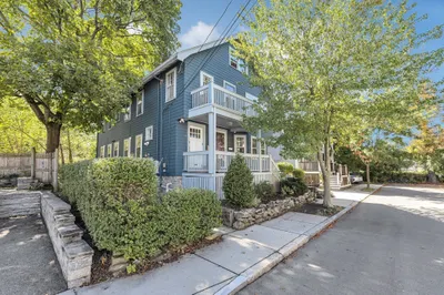6-8 Hawthorne Park #8 1