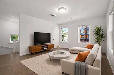 599 Broadway #2F