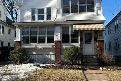 196 W Franklin St #2 1