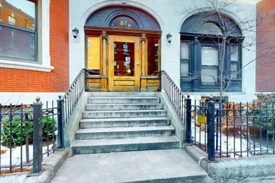 87 Gainsborough St #202