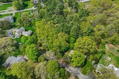 8 Mansion Dr