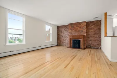 35 High St #3