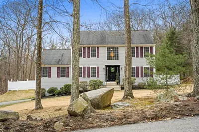 129 SE Main Street 1