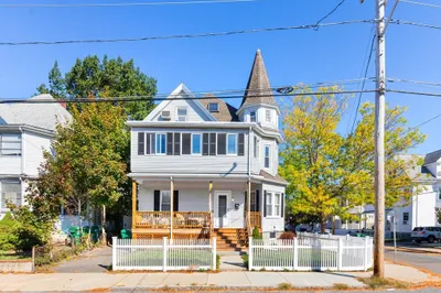 114 Lawrence St 1