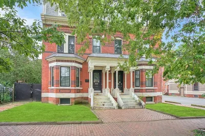 64 Temple St