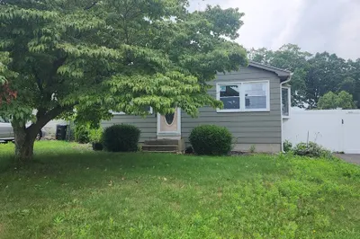 72 Paradise, Street 1