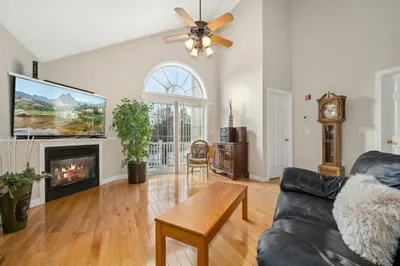 201 Village Ln #201 1