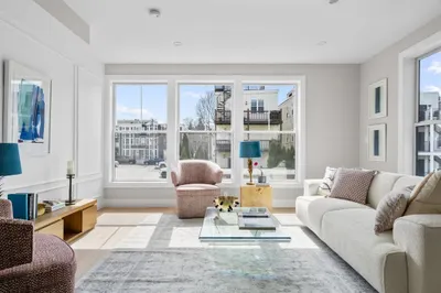 220 Bowen Street #2