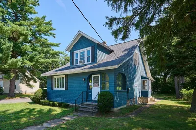 87 Holyoke St
