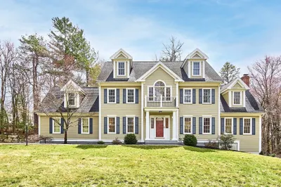74 School House Ln