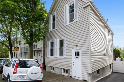 87 White St