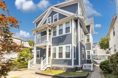 13 Pierce Street #5 1