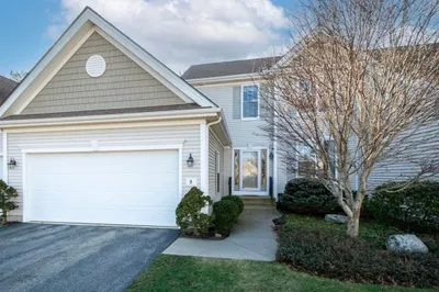 9 Clipper Cir #9