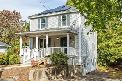 66 Ellen St