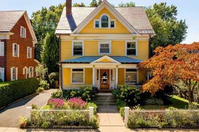 24 Lochstead Ave 1