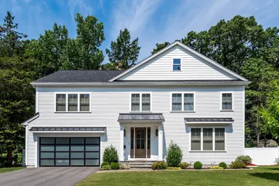 40 Moody St 1