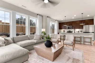 5 Peters Farm Way #206 1