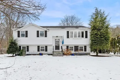 54 Methuen Rd