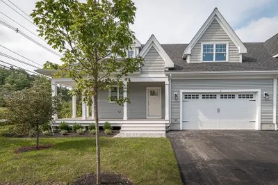 2 Dow Brook Circle #33 1