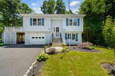486 Fairview Ave