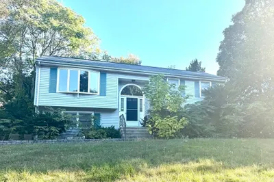 6 Dayle Cir