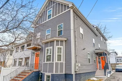10 Brook St #2