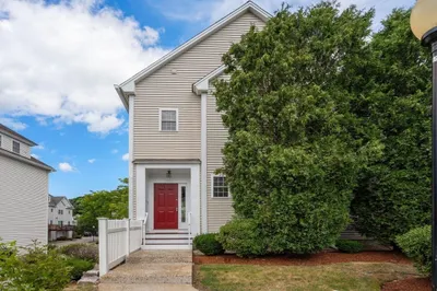 555 Main St #6 1