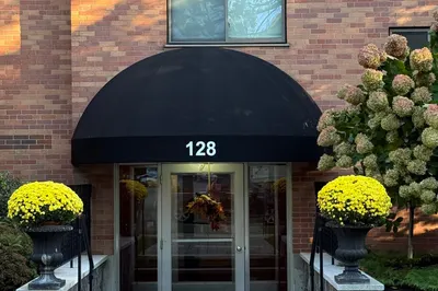 128 Pleasant St #201 1