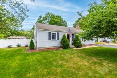 15 Mirror Brook Rd