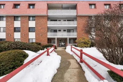 131 Pierce Street #201 1