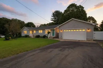 55 Valley View Dr 1