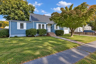 77 Paon Blvd 1