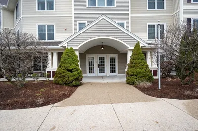 7 Crescent Way #209