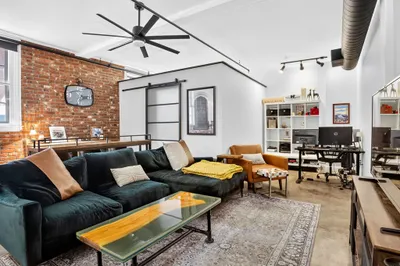 7 Crombie St #4 1