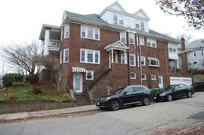 404 Mount Auburn St 1