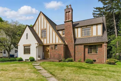 96 Craiwell Ave