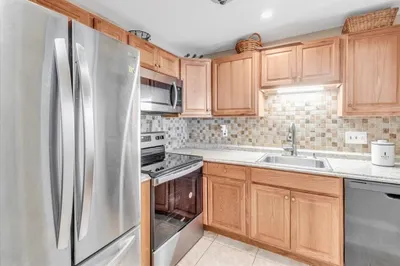 97 Colonel Bell Dr #6