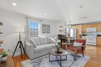 11 Columbia Rd #7