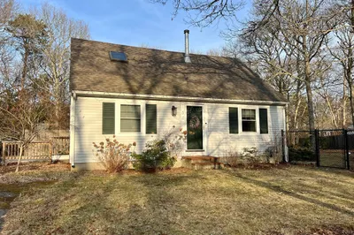50 Lauries Ln 1