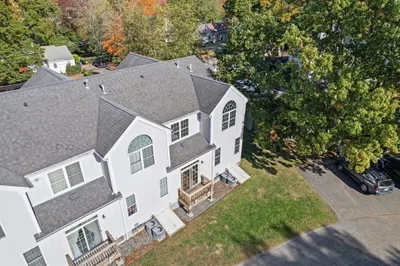 30 Water St #4 1