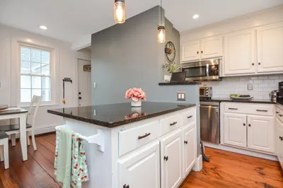 368 N. Elm St 1