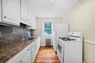 431 Adams Street #3 1