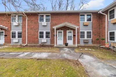 24 Manor Ct #24 1