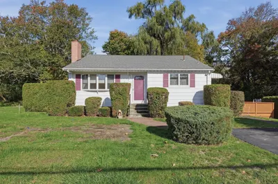 48 W Spring St 1